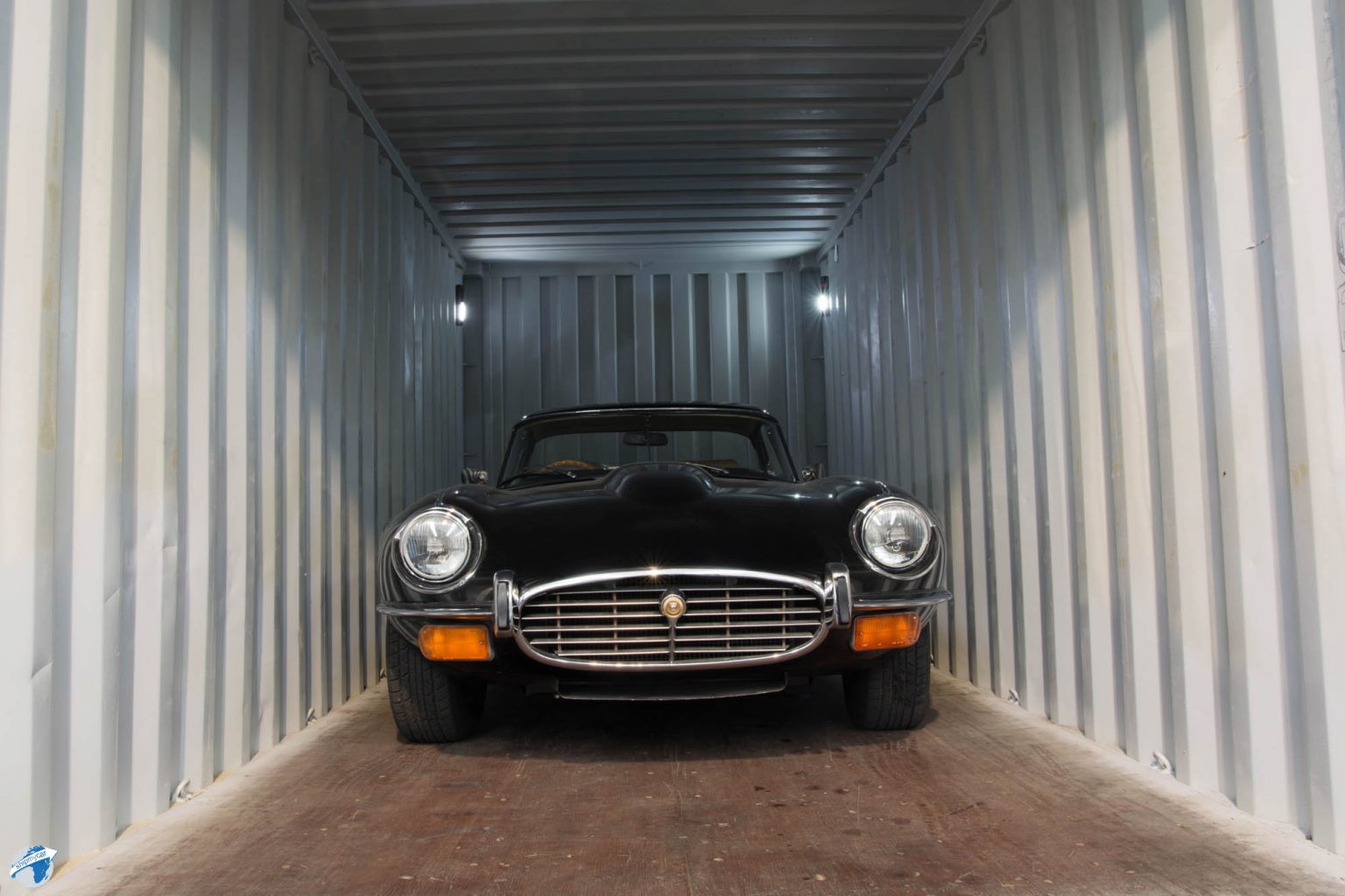 Single car in a 20ft shipping container