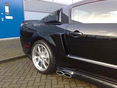 IMV800 Cervinis Mustang front three-quarter