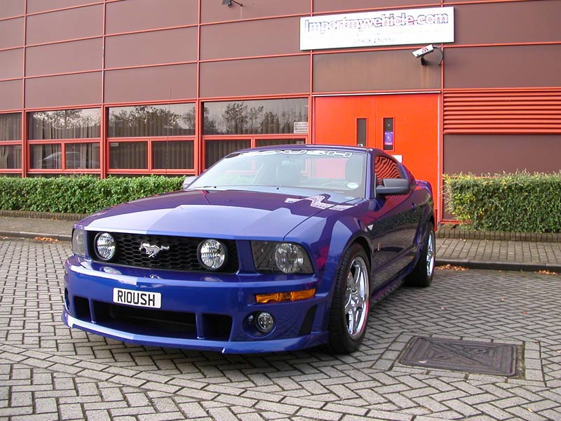 ShipMyCar's first showroom exterior